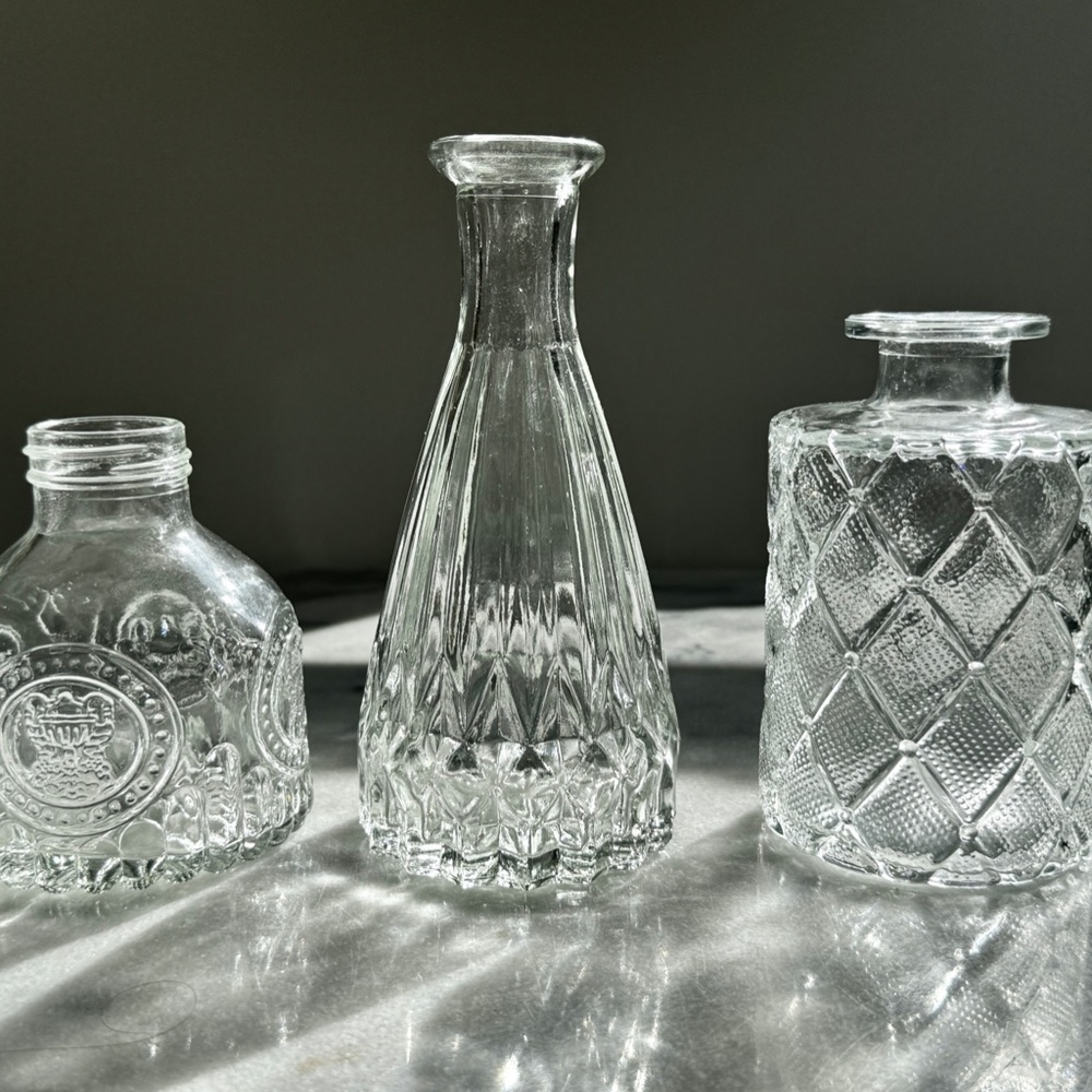 Gorgeous Set 3 Vintage Style Clear Glass Bud Vases Tufted Diamond Decor Embossed - Picture 2 of 14